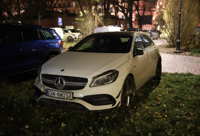 Mercedes-AMG A 45 W176 2015