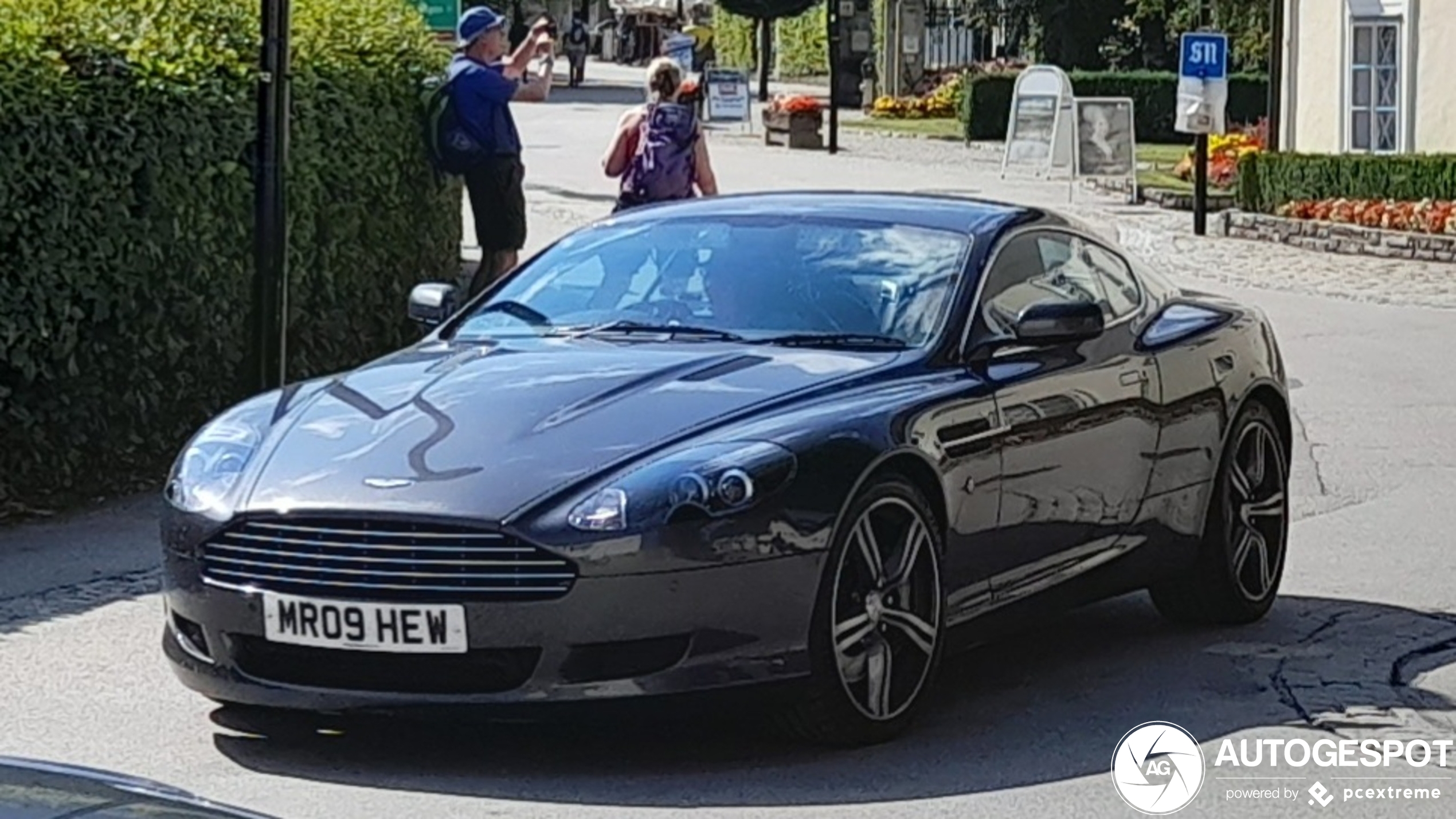 Aston Martin DB9