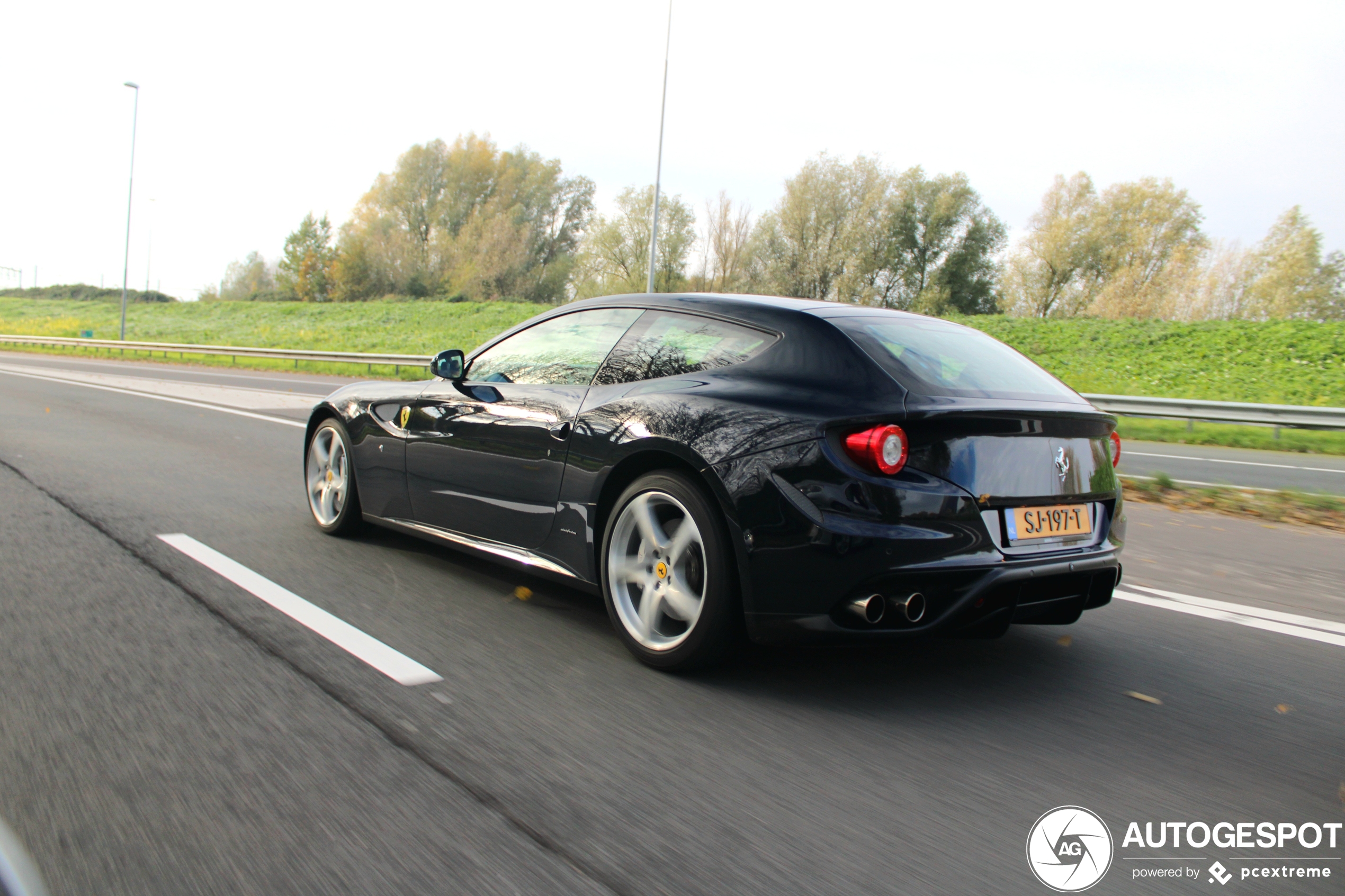 Ferrari FF