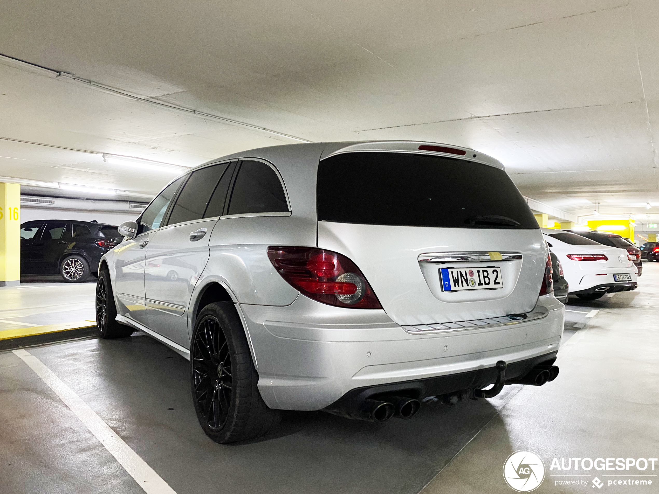 Mercedes-Benz R 63 AMG