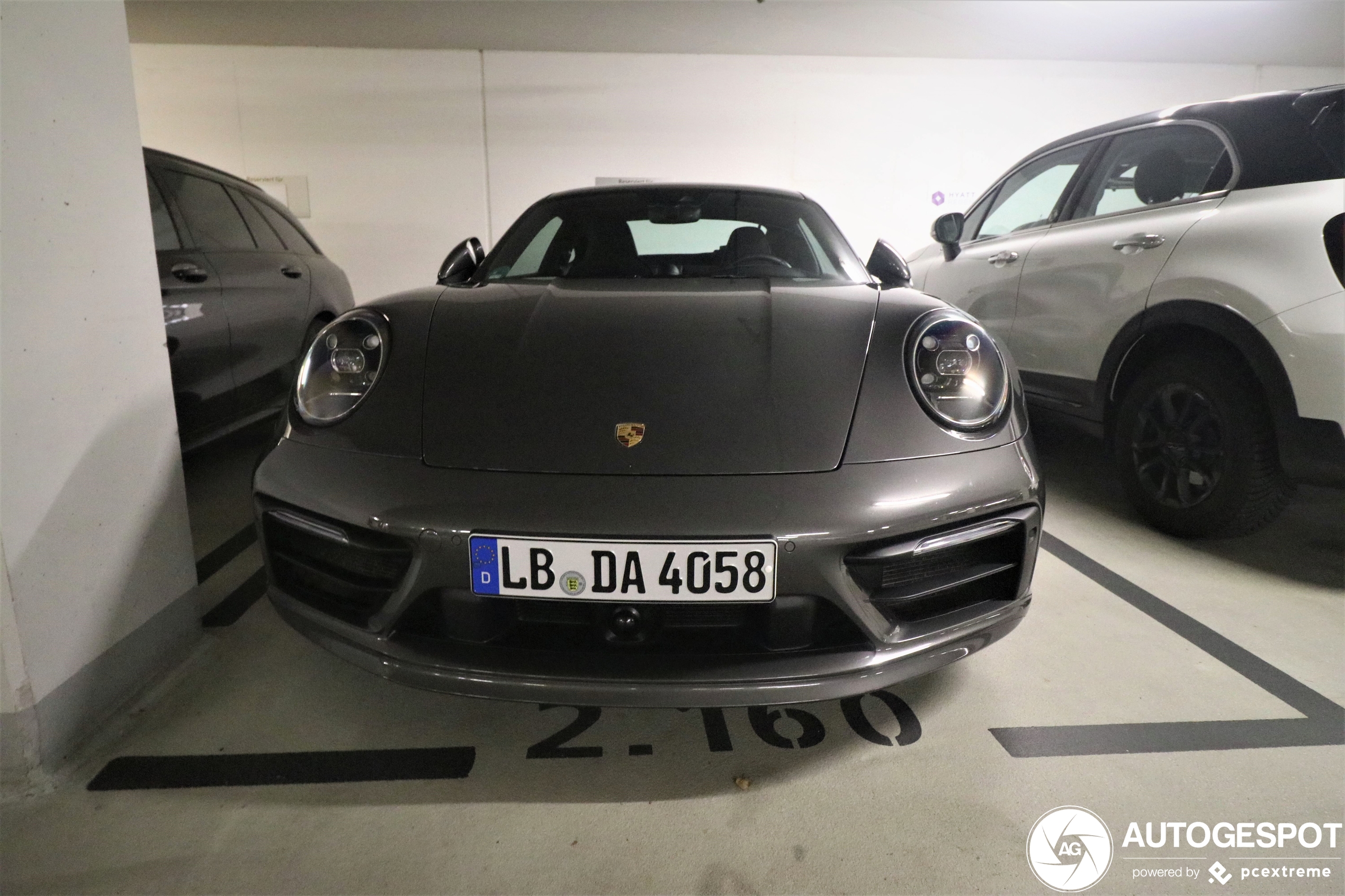 Porsche 992 Carrera 4S