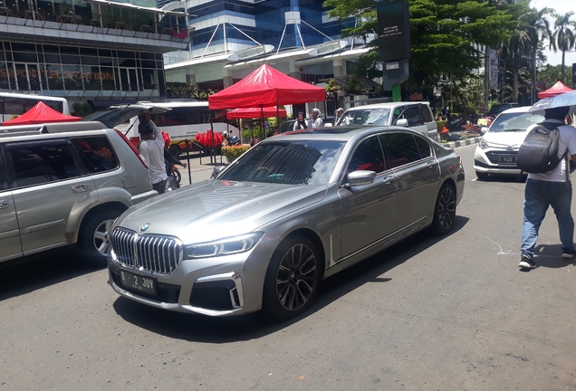 BMW M760Li xDrive 2019