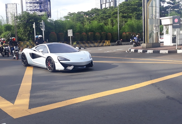 McLaren 570GT