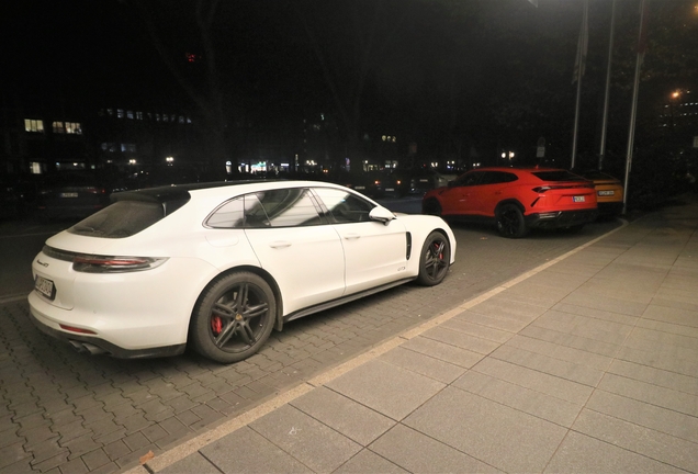 Porsche 971 Panamera GTS Sport Turismo