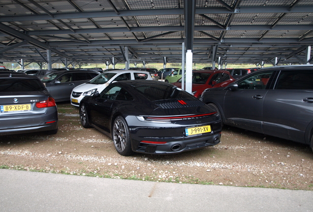 Porsche 992 Carrera 4S