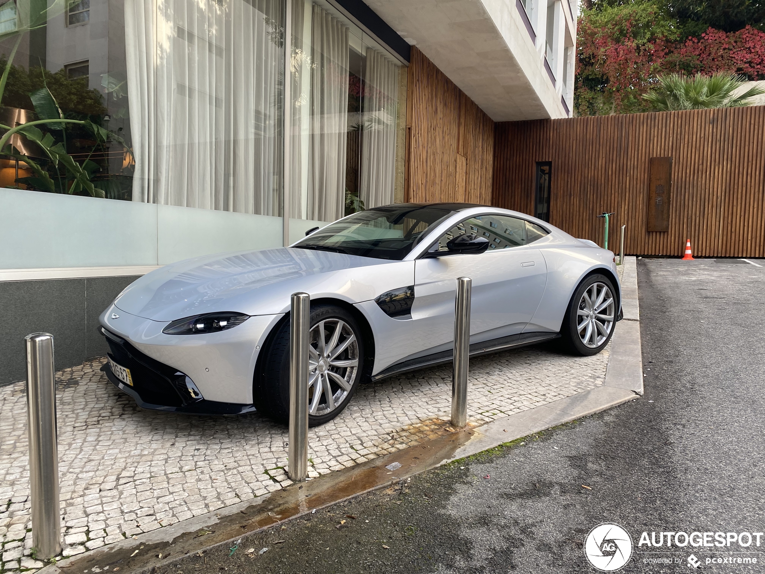 Aston Martin V8 Vantage 2018