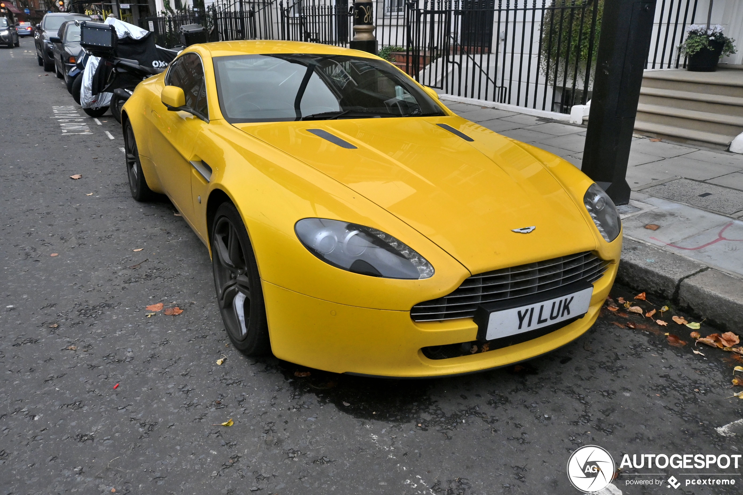 Aston Martin V8 Vantage