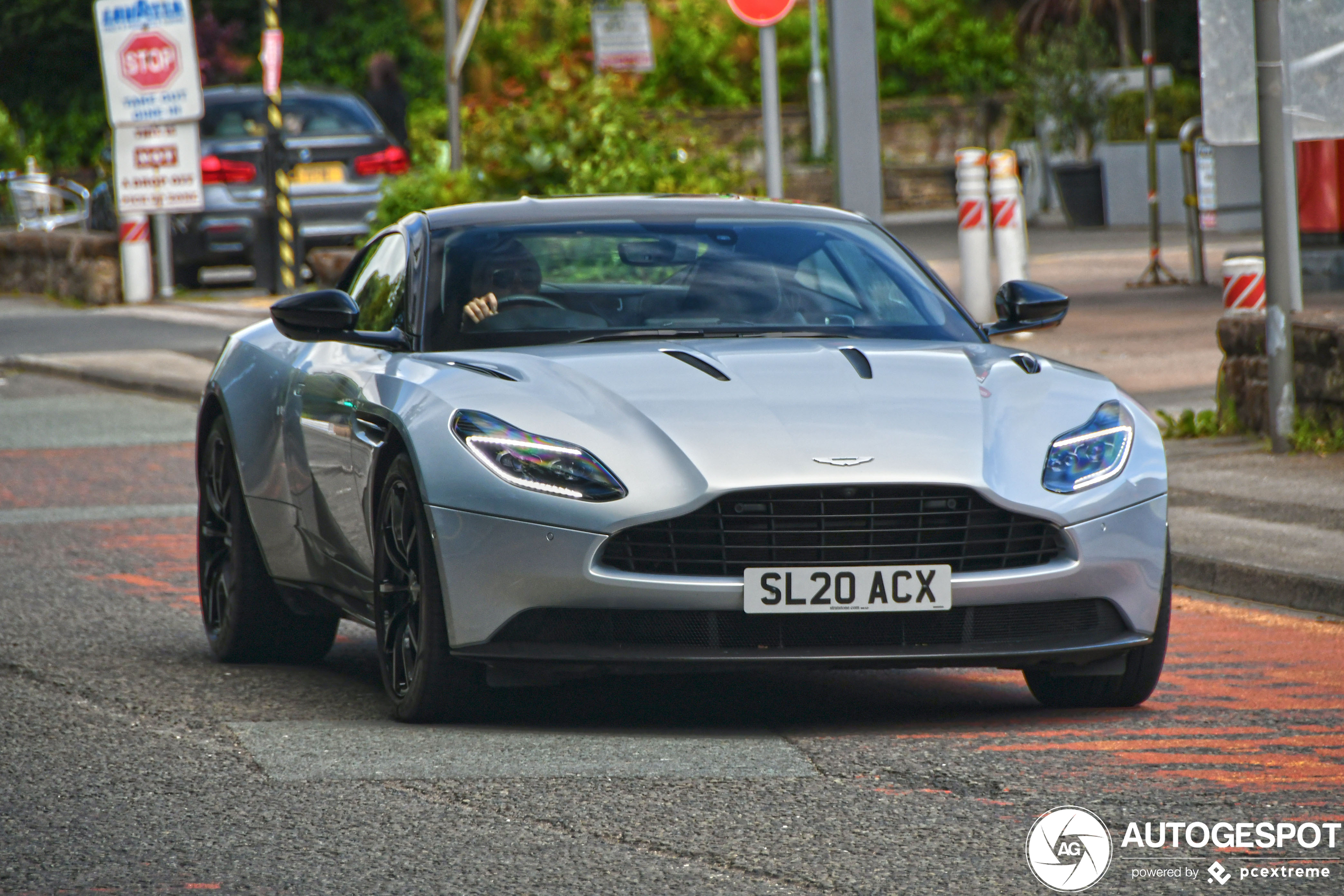 Aston Martin DB11 AMR