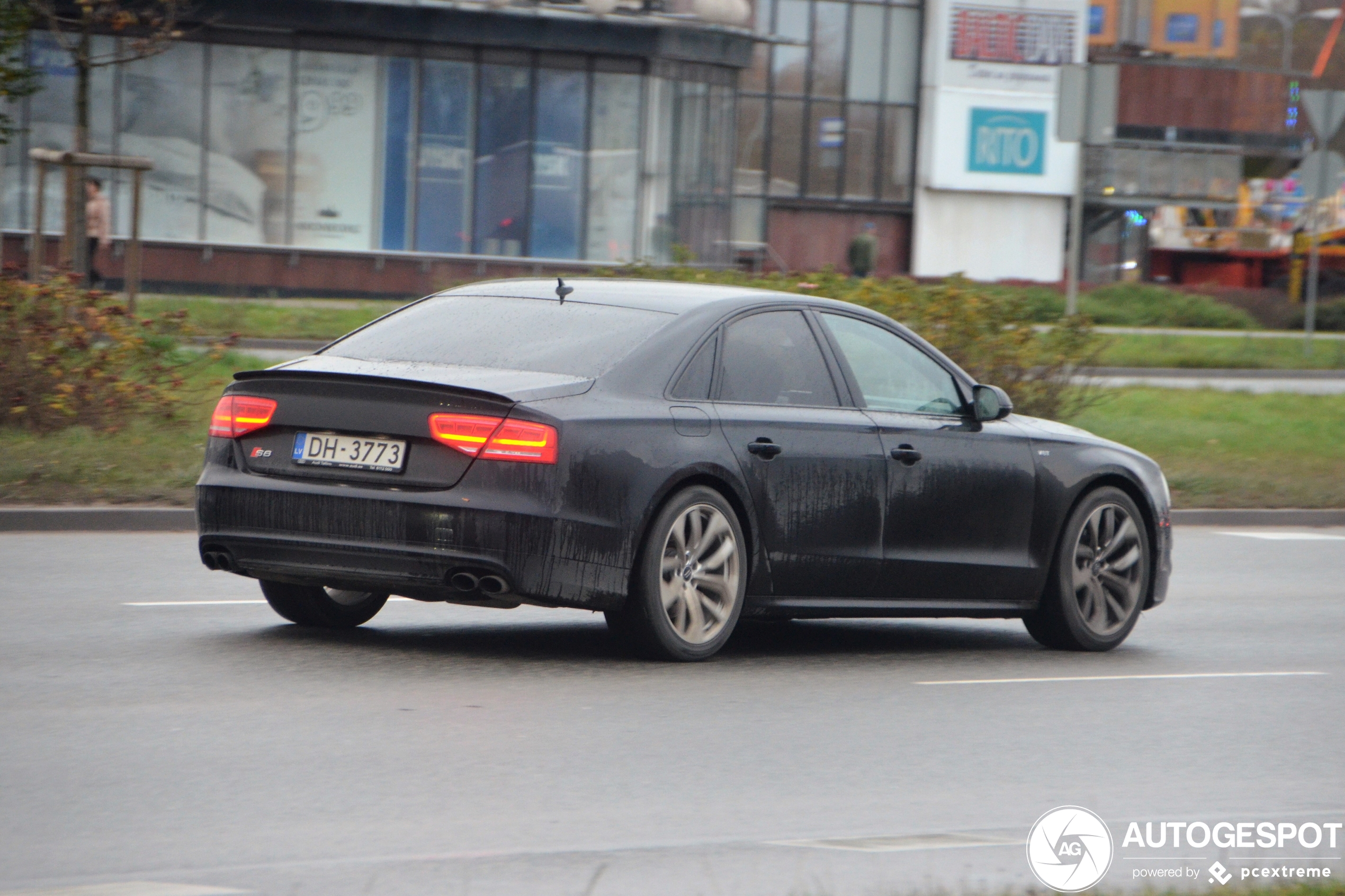 Audi S8 D4