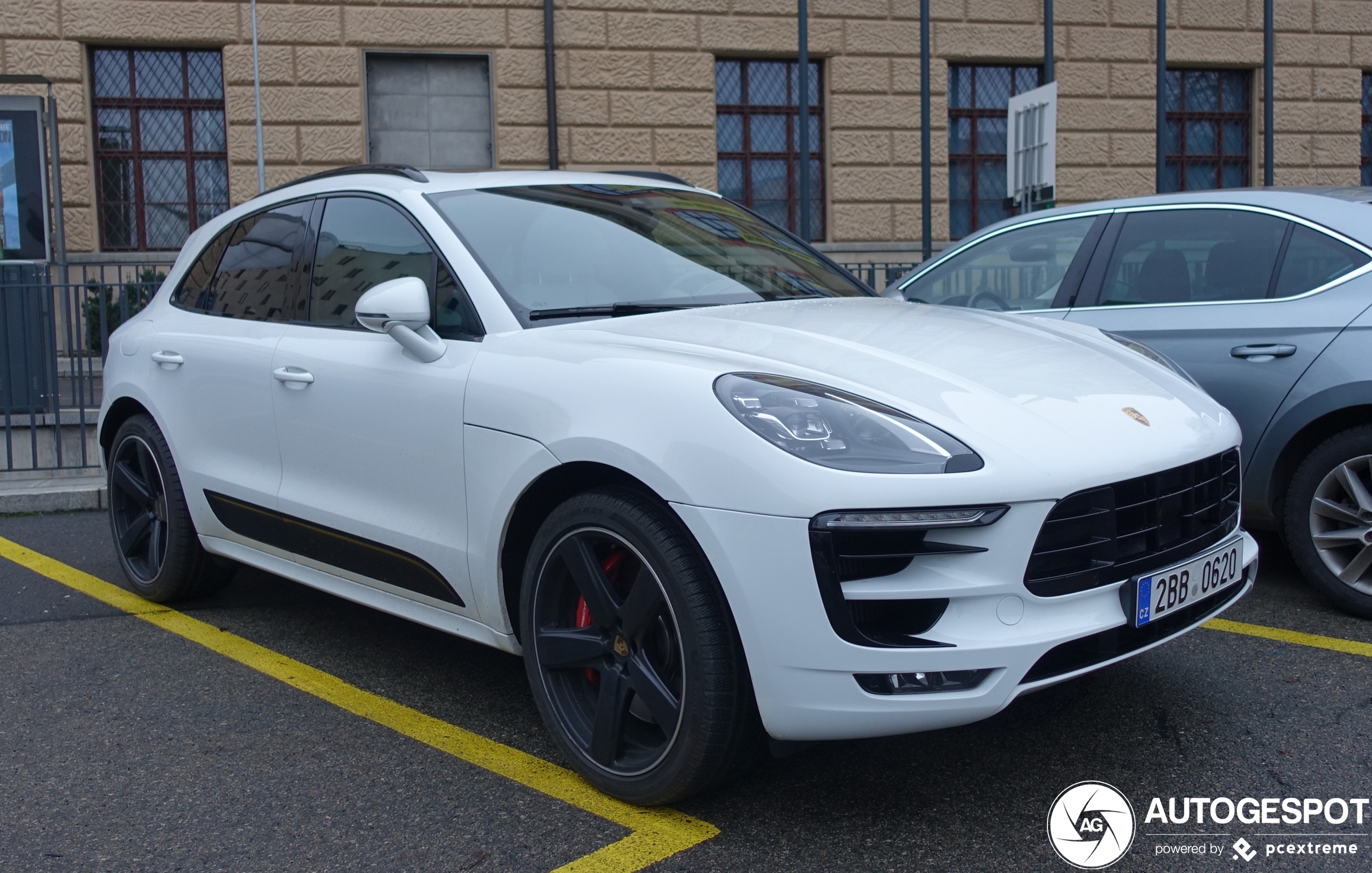 Porsche 95B Macan Turbo