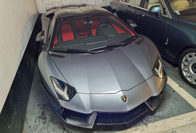 Lamborghini Aventador LP700-4 Roadster