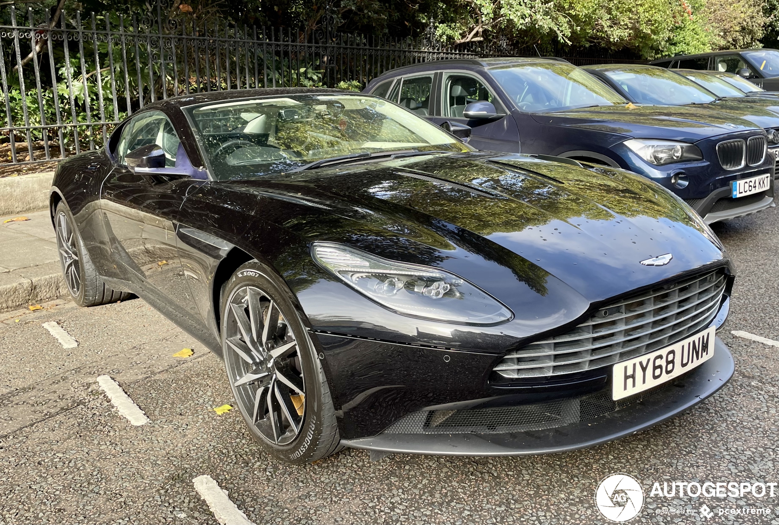 Aston Martin DB11