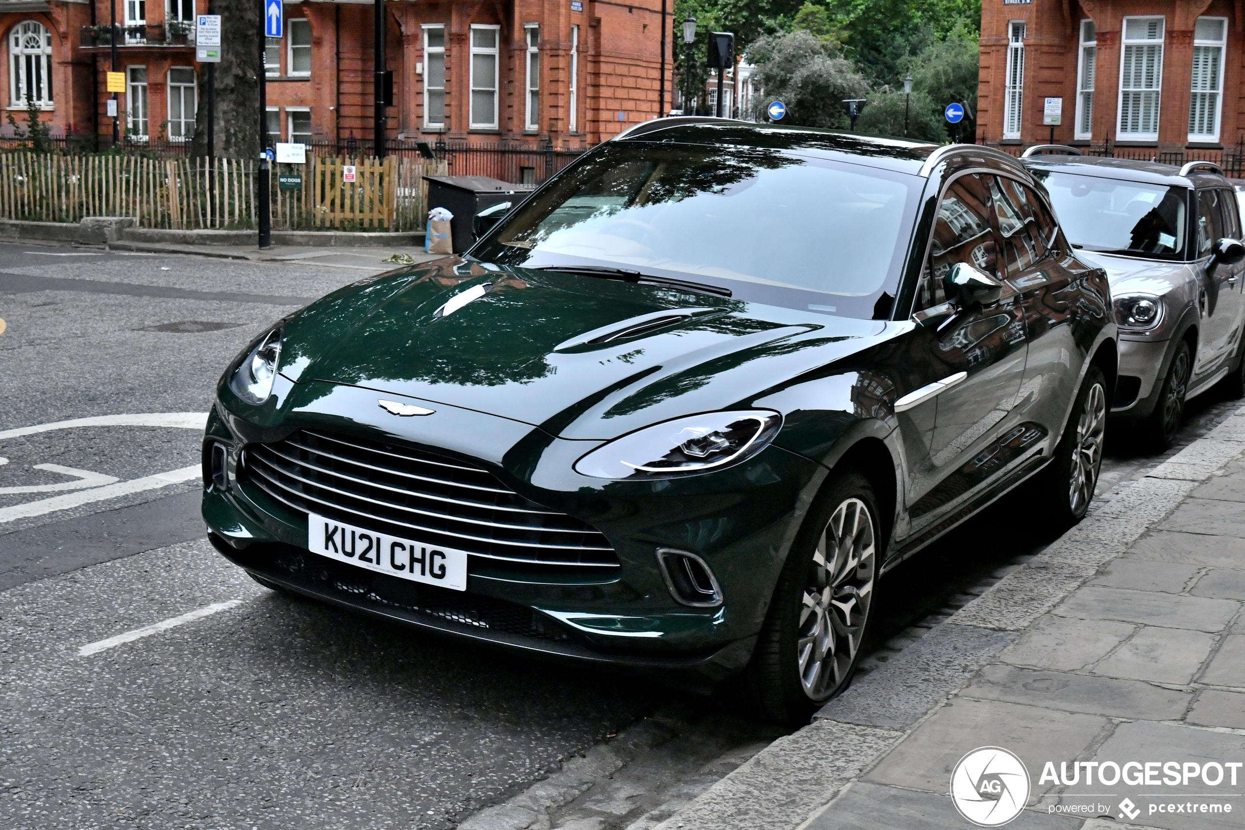 Aston Martin DBX