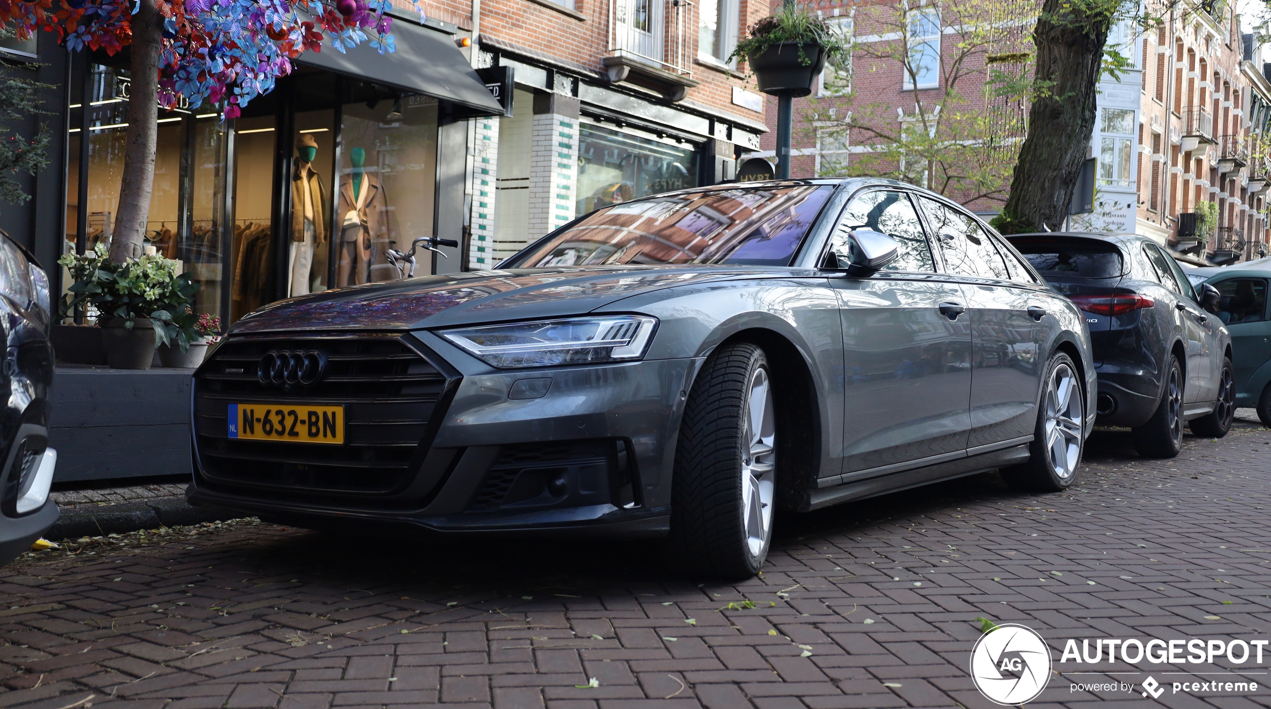 Audi S8 D5