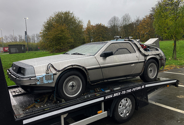 DeLorean DMC-12