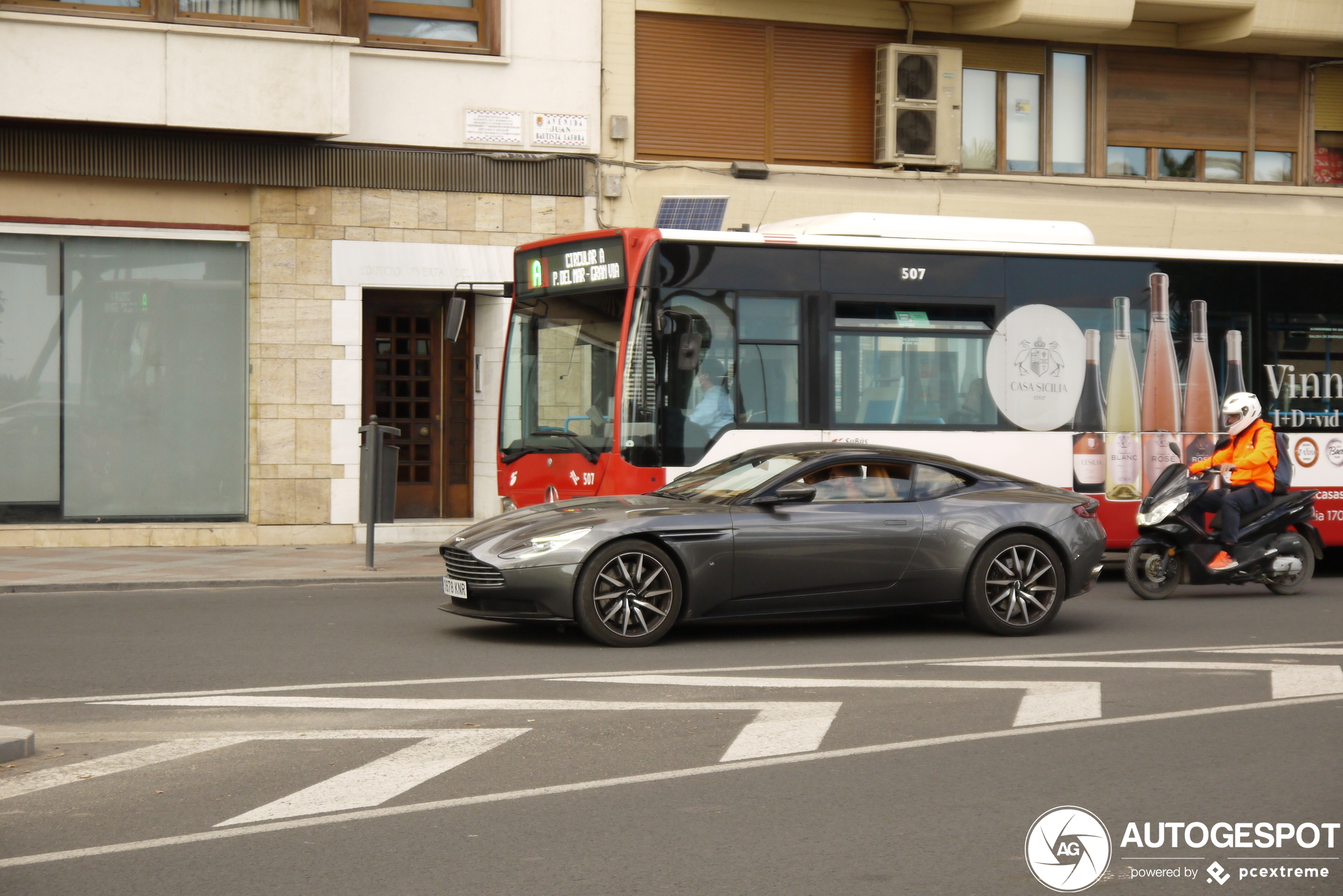 Aston Martin DB11