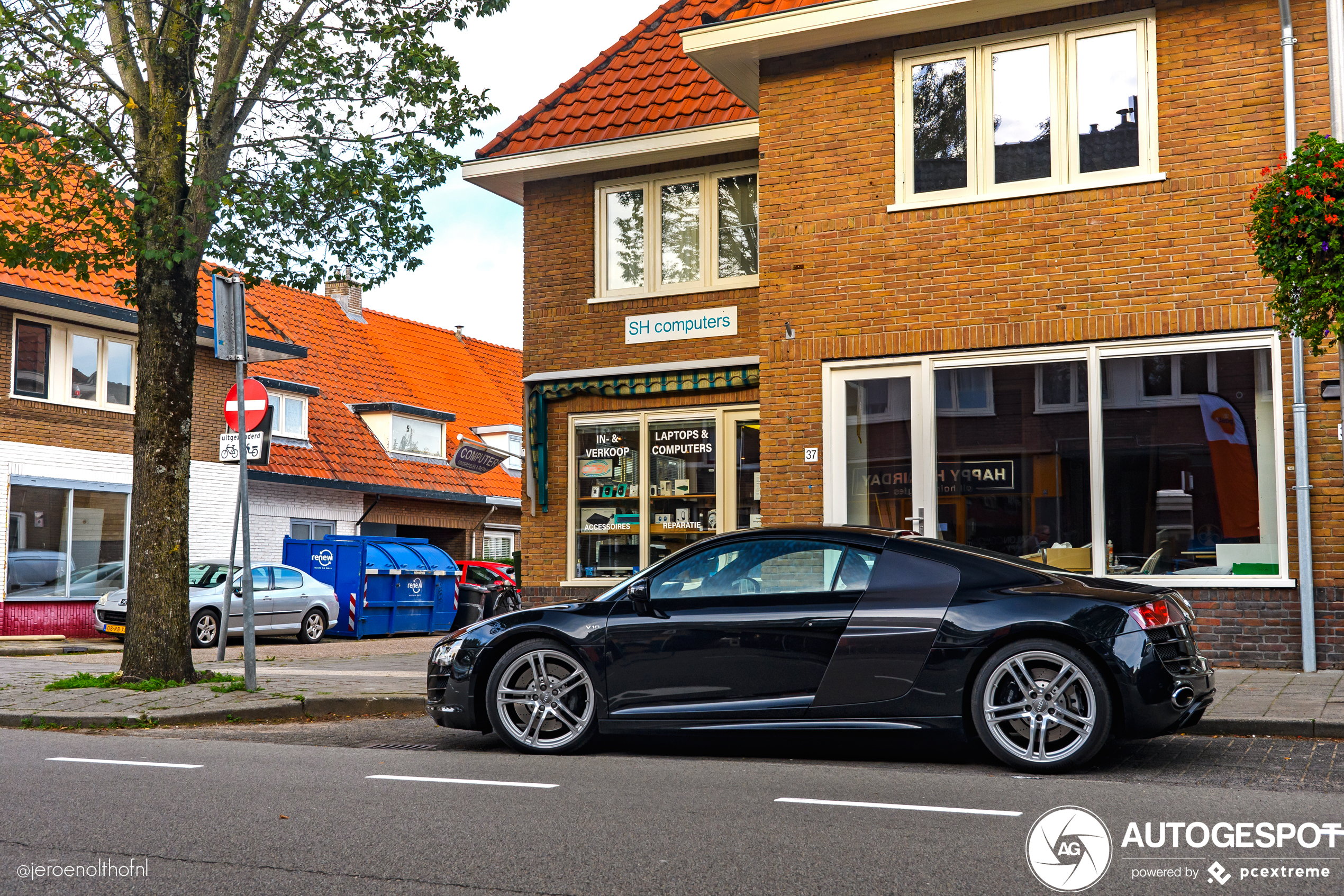 Audi R8 V10