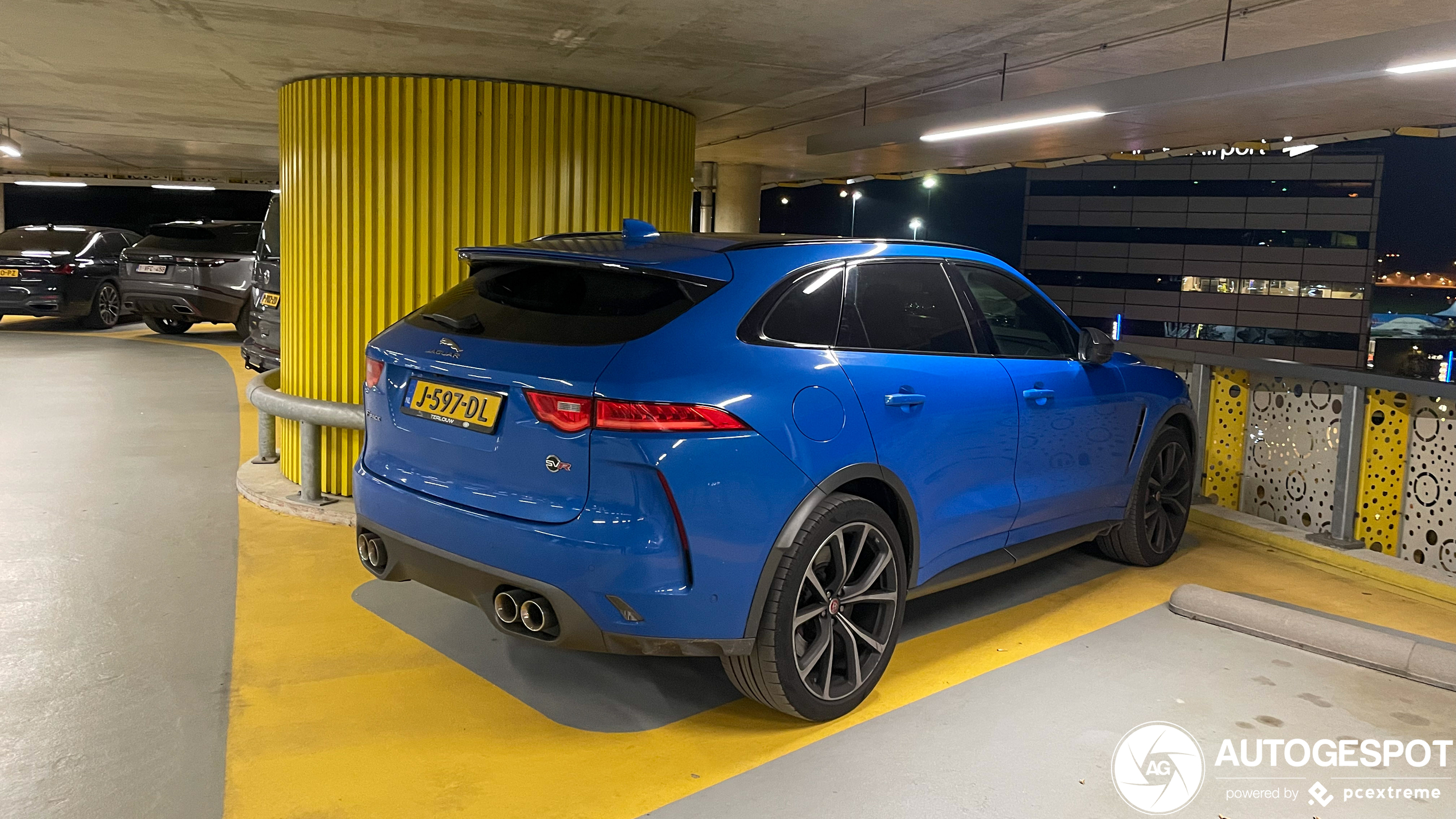 Jaguar F-PACE SVR