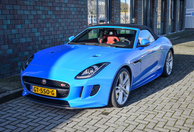 Jaguar F-TYPE S AWD Convertible