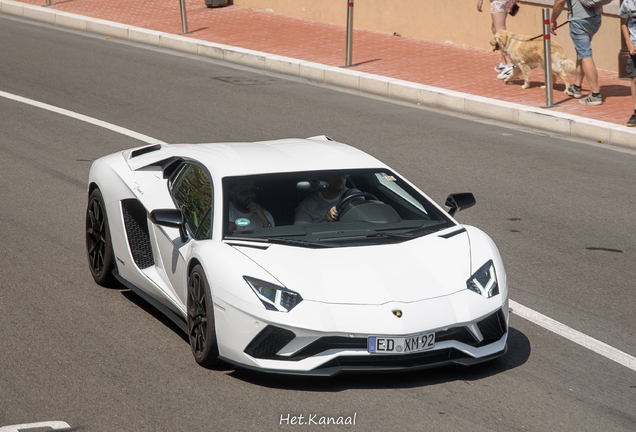 Lamborghini Aventador S LP740-4