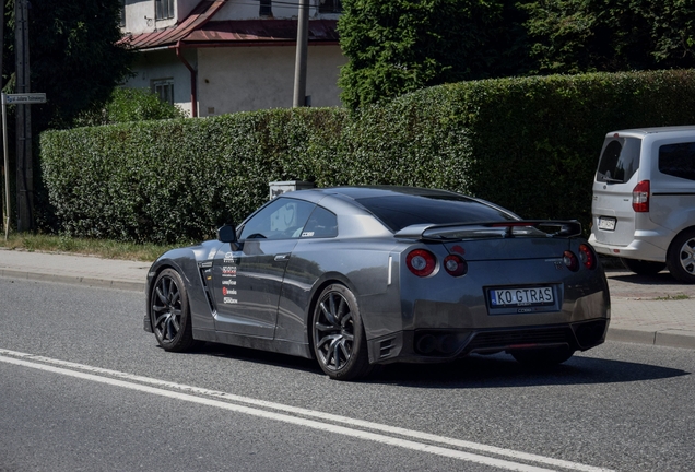 Nissan GT-R 2012