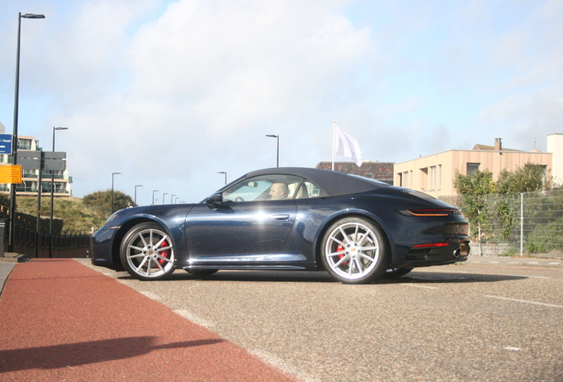 Porsche 992 Carrera 4S Cabriolet