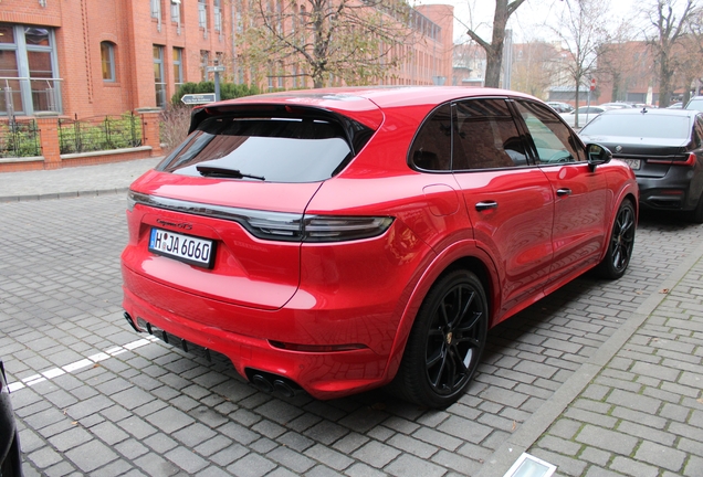 Porsche 9YA Cayenne GTS