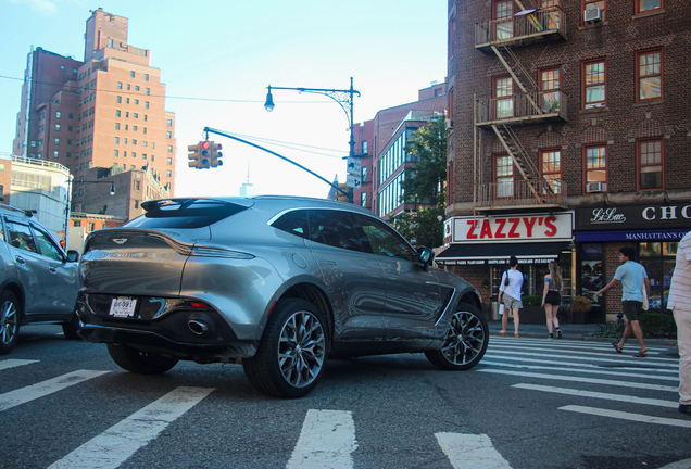 Aston Martin DBX