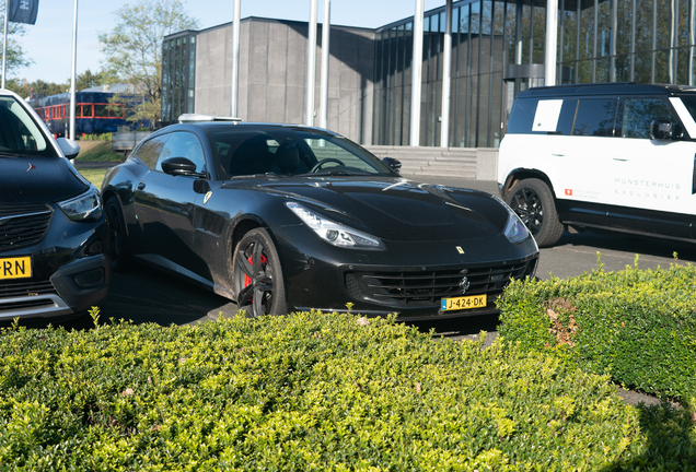 Ferrari GTC4Lusso