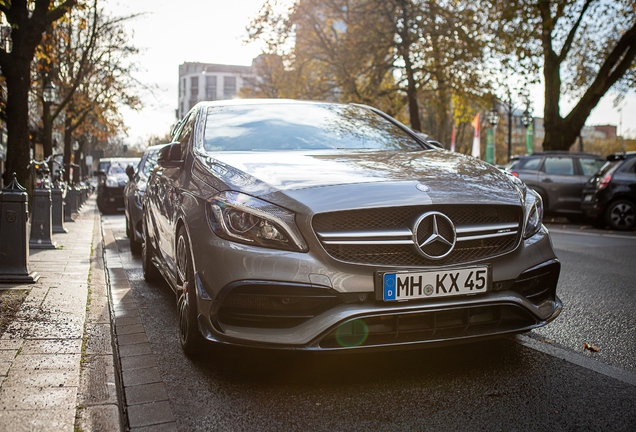 Mercedes-AMG A 45 W176 2015