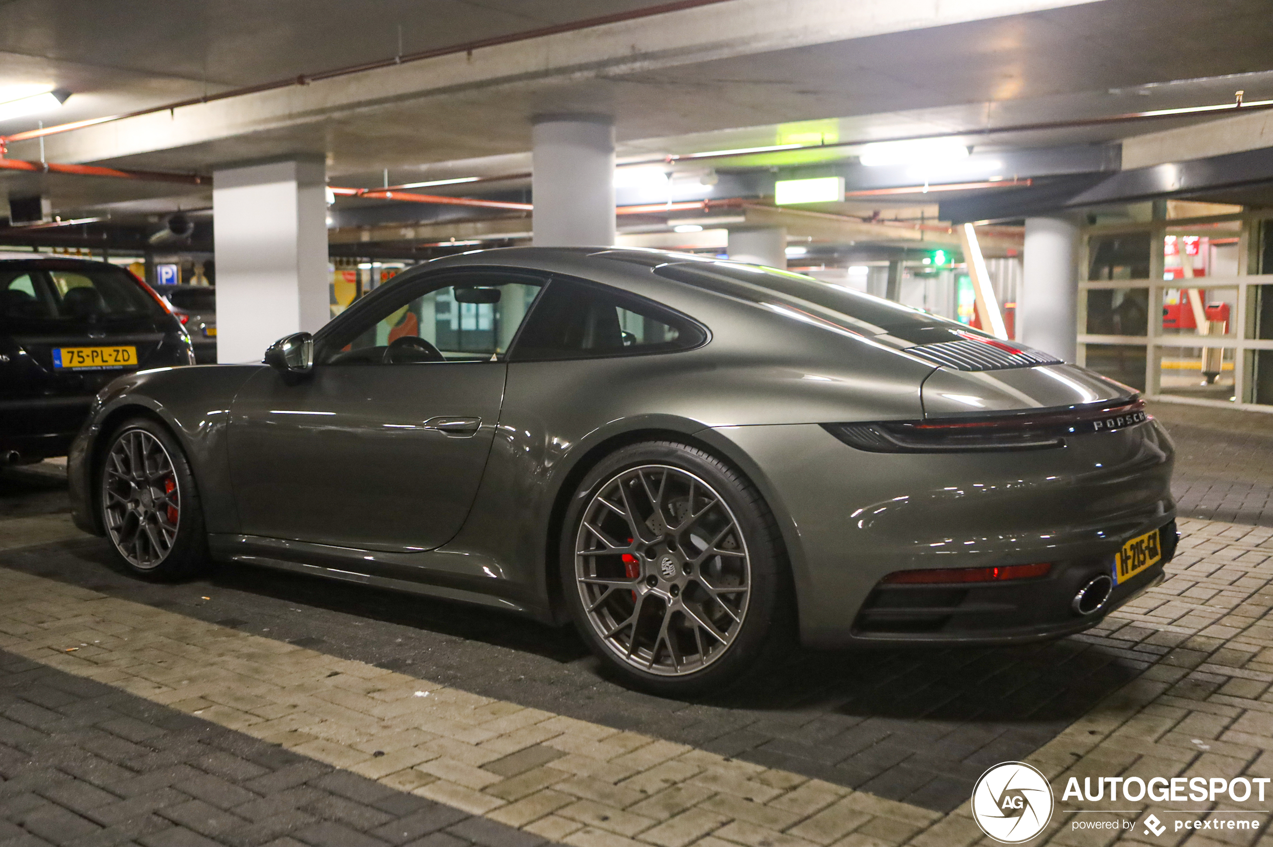 Porsche 992 Carrera 4S