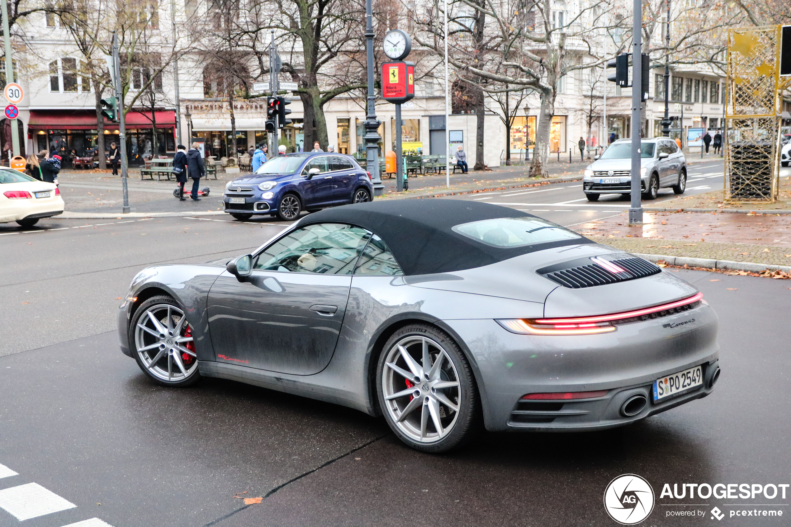 Porsche 992 Carrera 4S Cabriolet