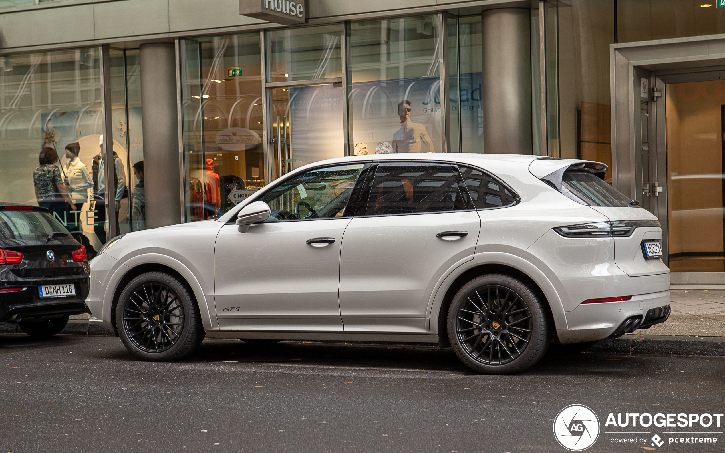 Porsche 9YA Cayenne GTS