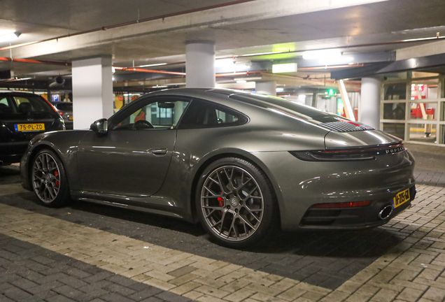 Porsche 992 Carrera 4S