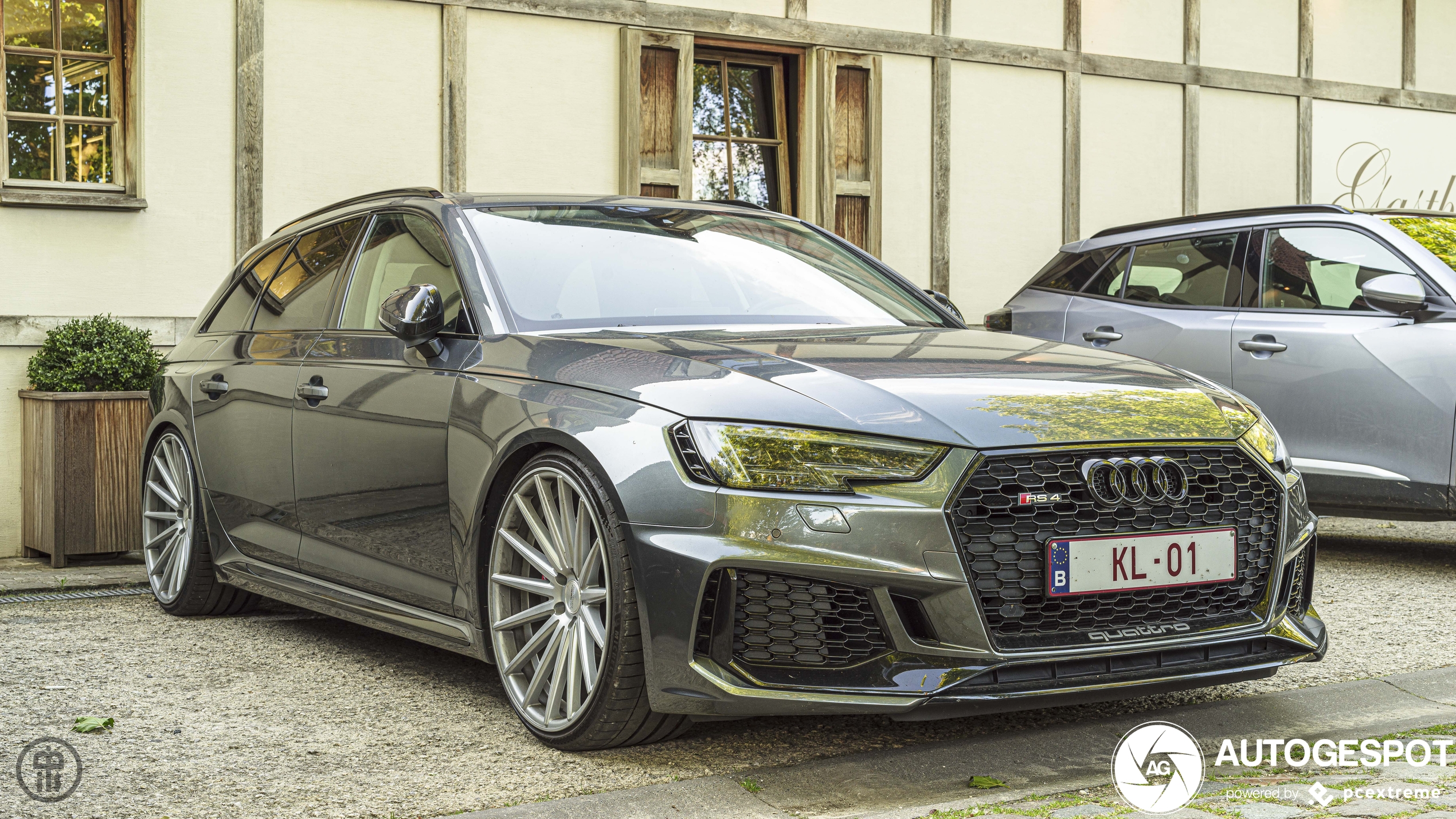 Audi RS4 Avant B9