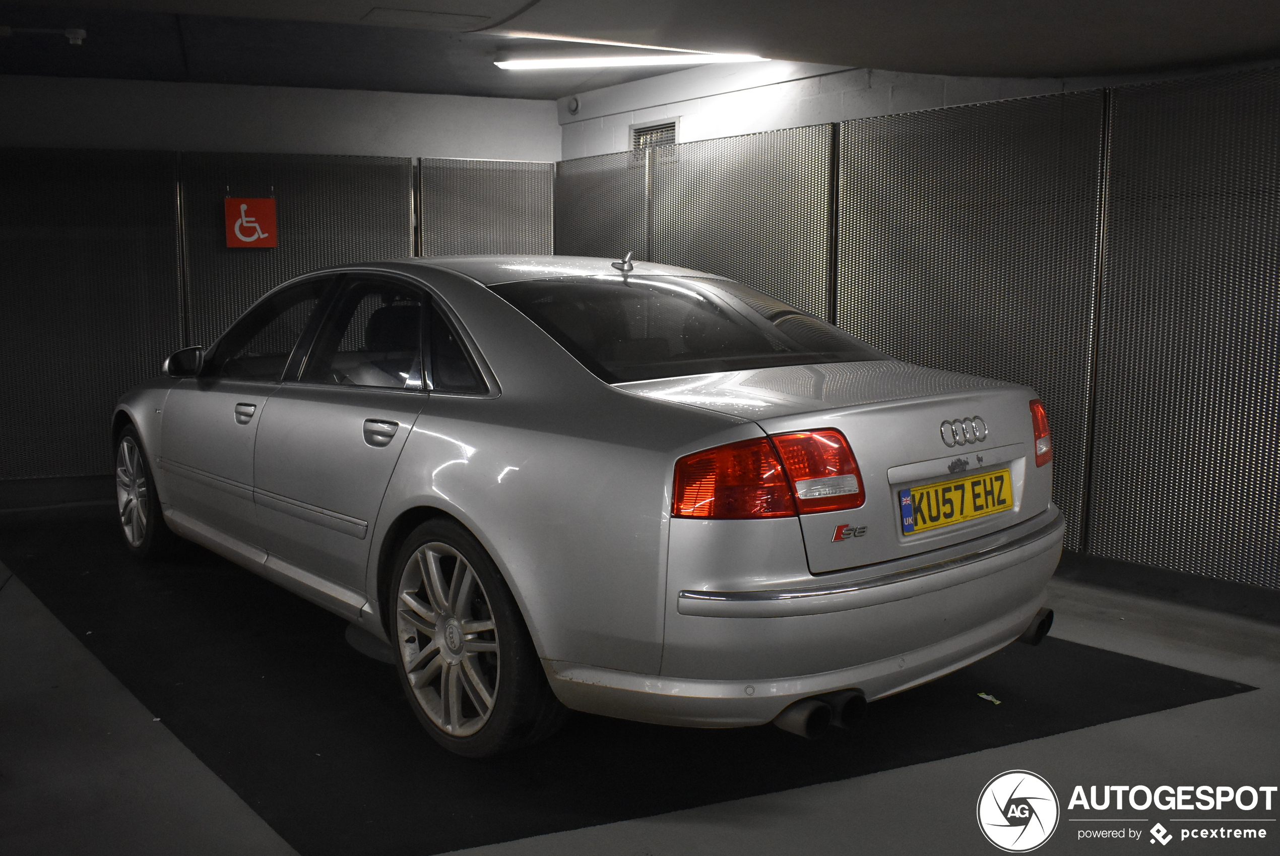 Audi S8 D3