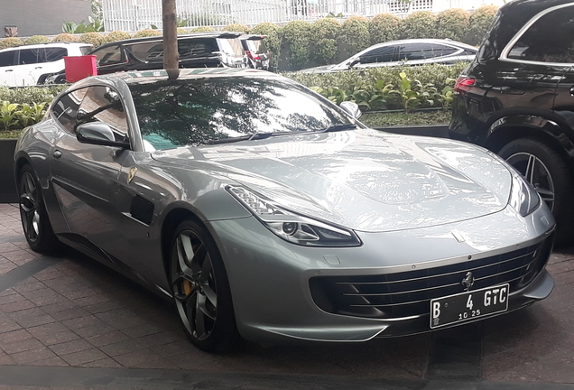 Ferrari GTC4Lusso T