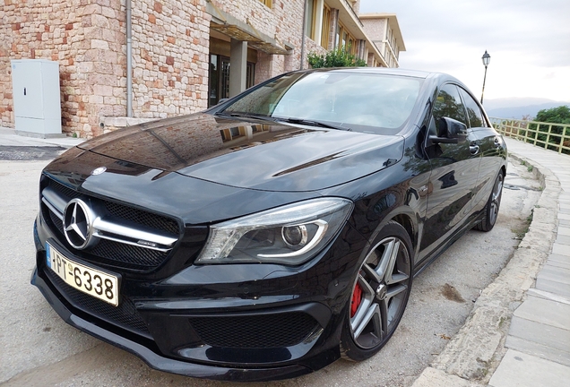 Mercedes-Benz CLA 45 AMG C117