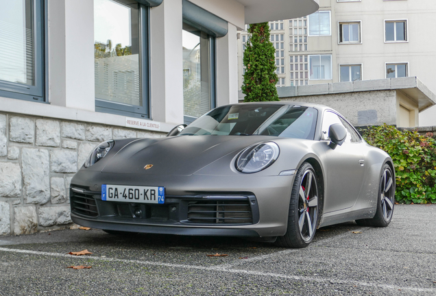 Porsche 992 Carrera 4S