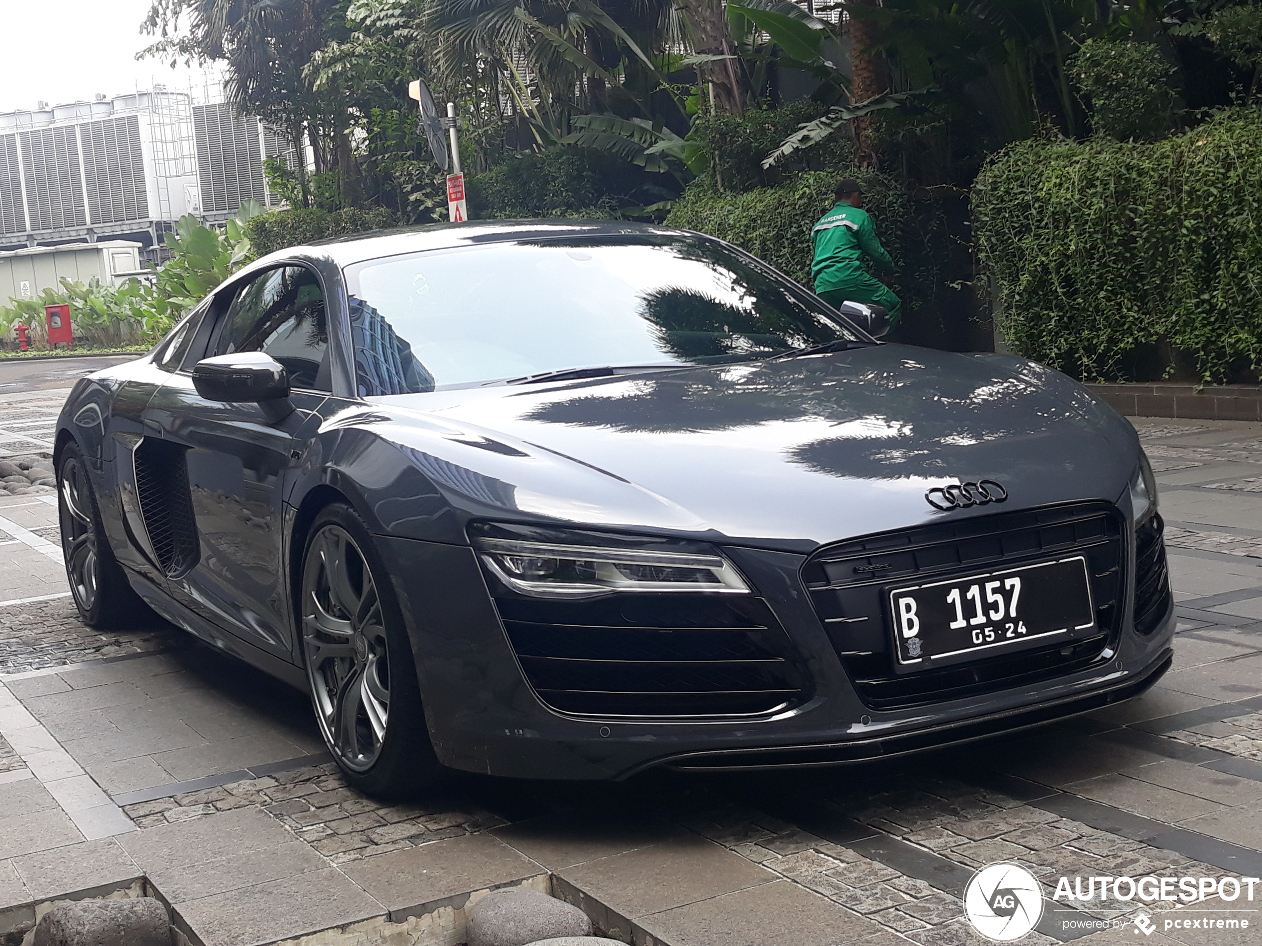 Audi R8 V10 Plus 2013