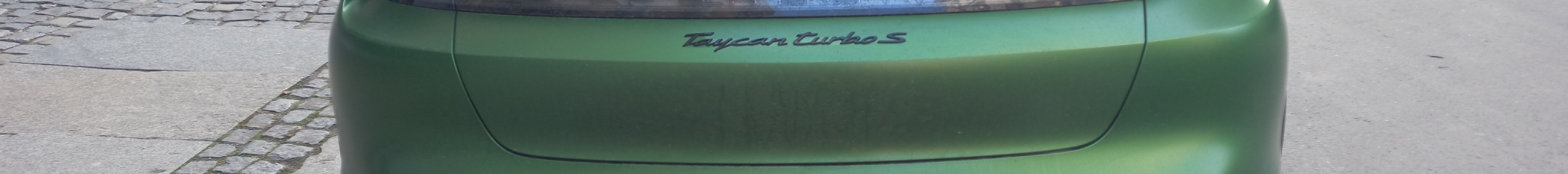 Porsche Taycan Turbo S Cross Turismo