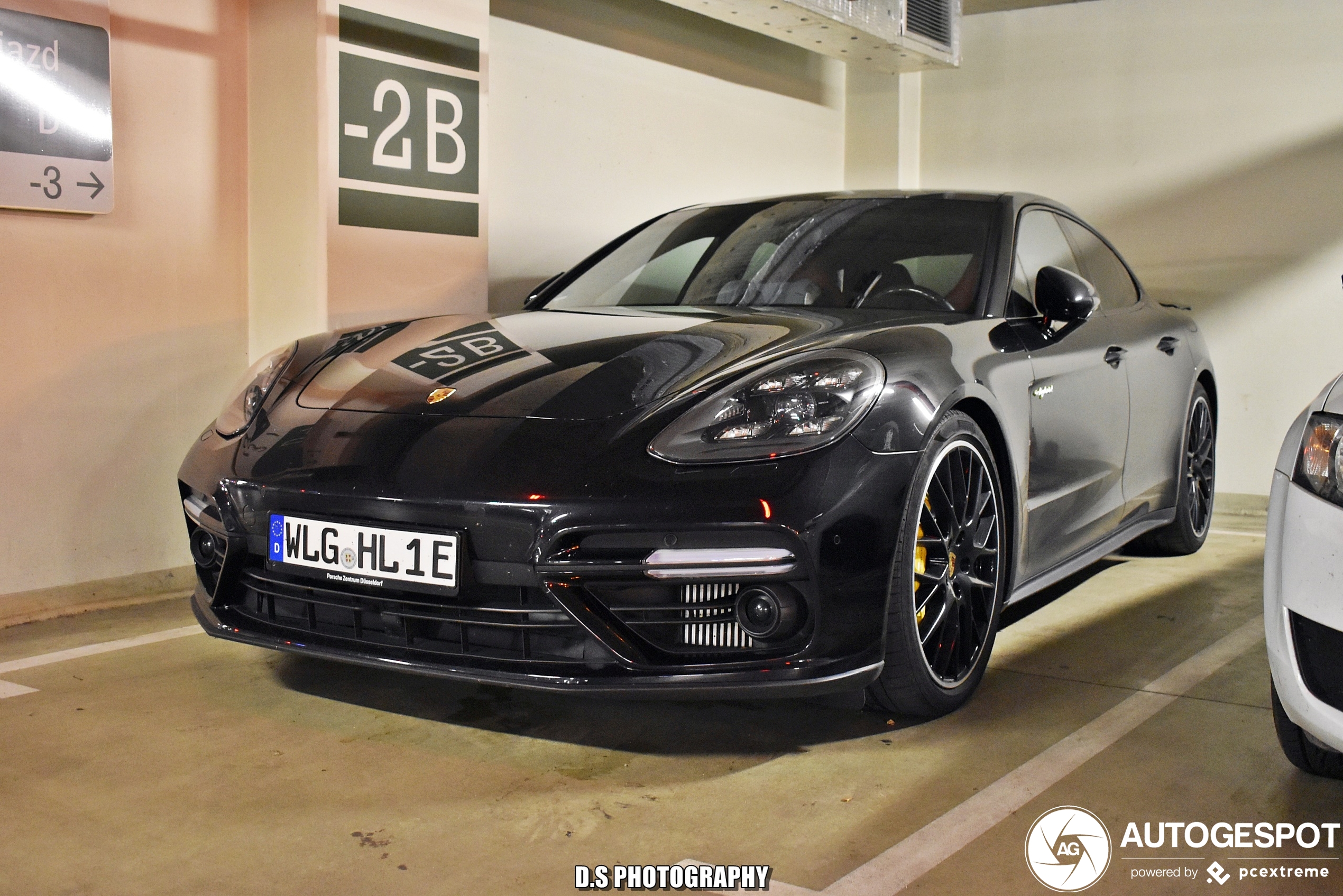 Porsche 971 Panamera Turbo S E-Hybrid