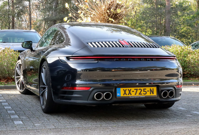 Porsche 992 Carrera 4S