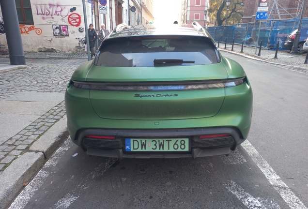 Porsche Taycan Turbo S Cross Turismo