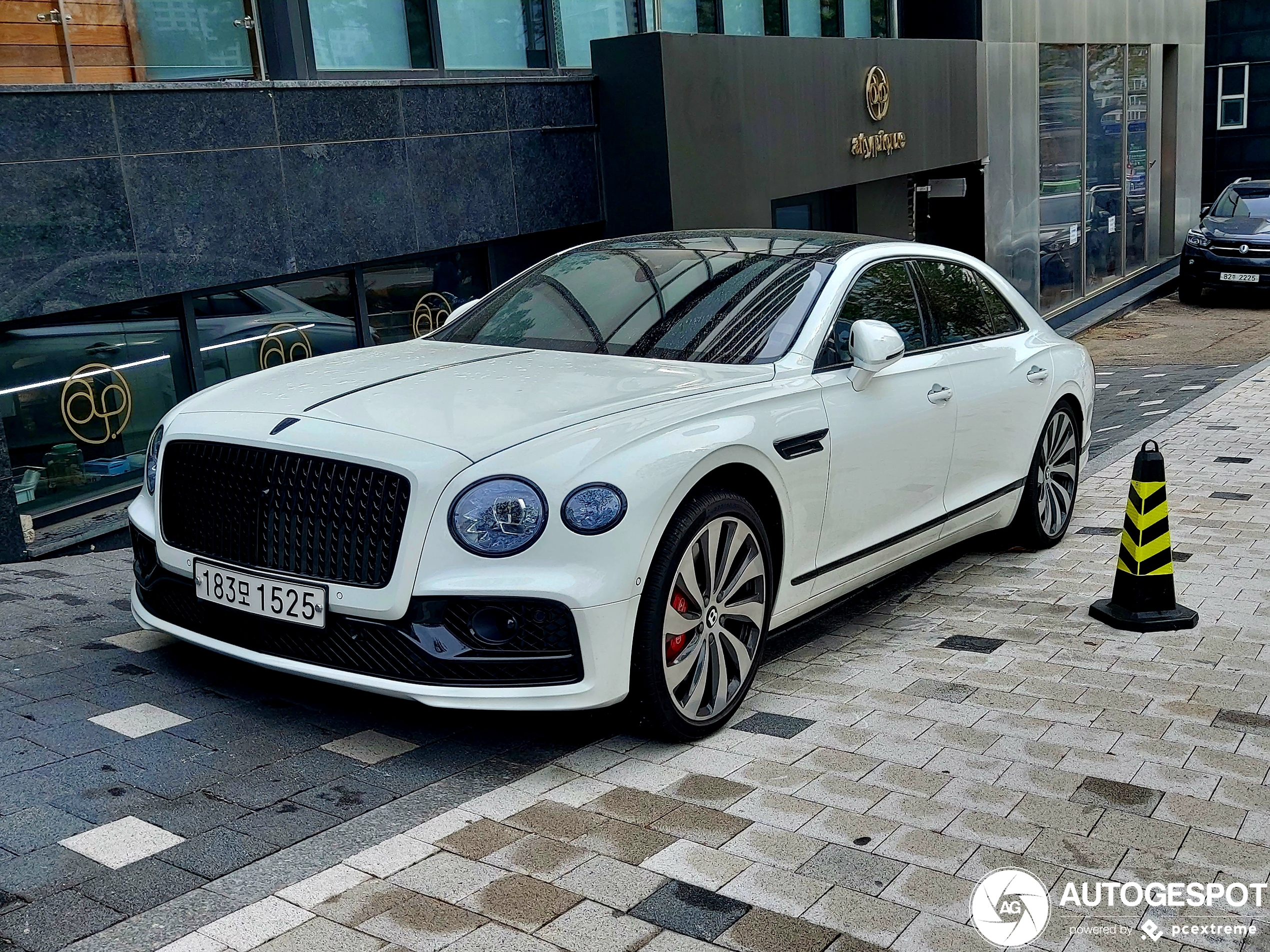 Bentley Flying Spur V8 2021