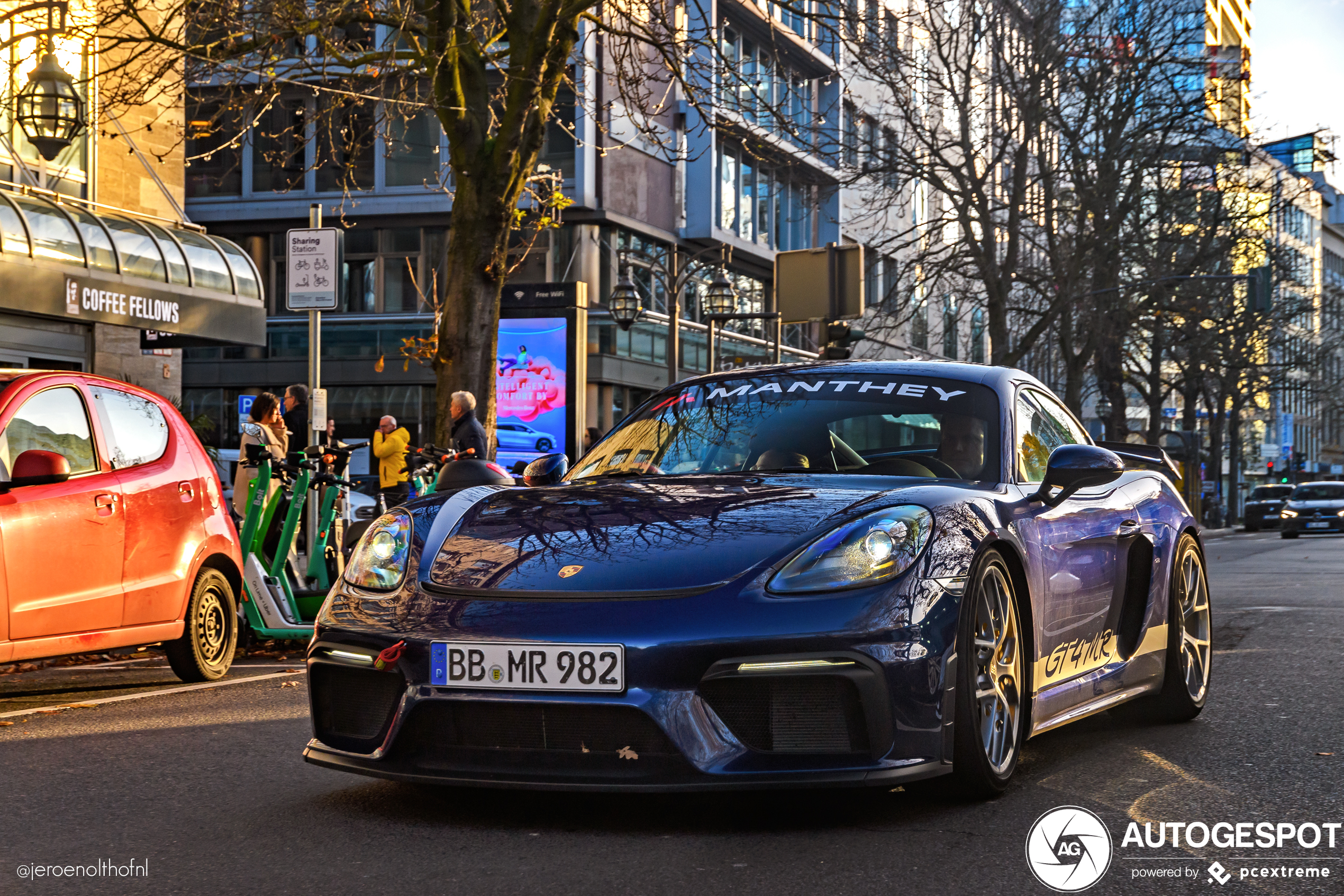 Porsche Manthey Racing 718 Cayman GT4