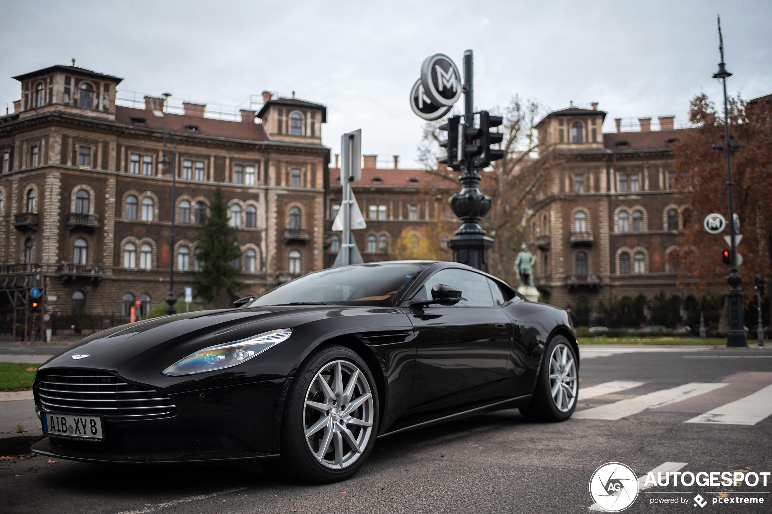 Aston Martin DB11