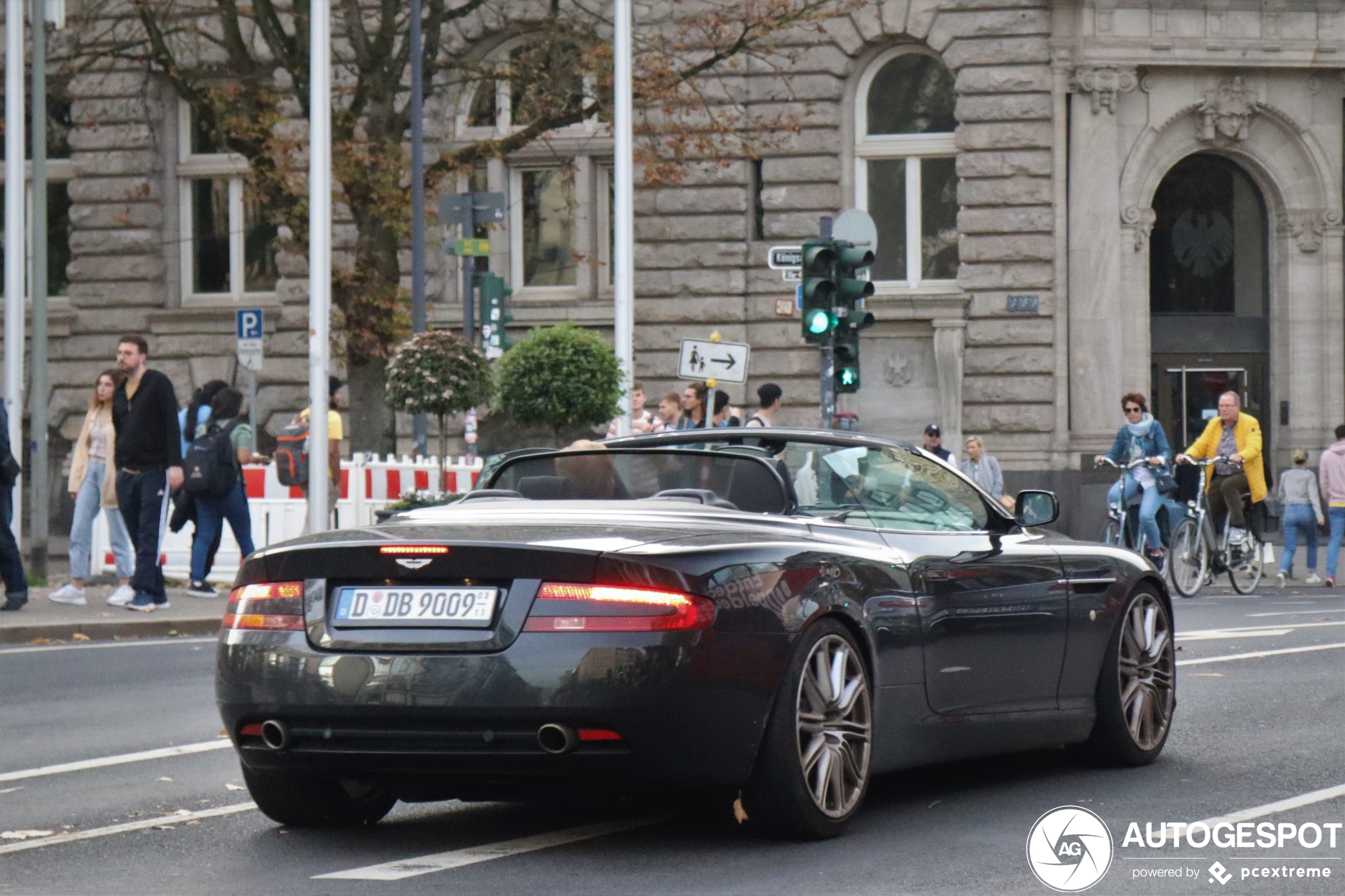 Aston Martin DB9 Volante