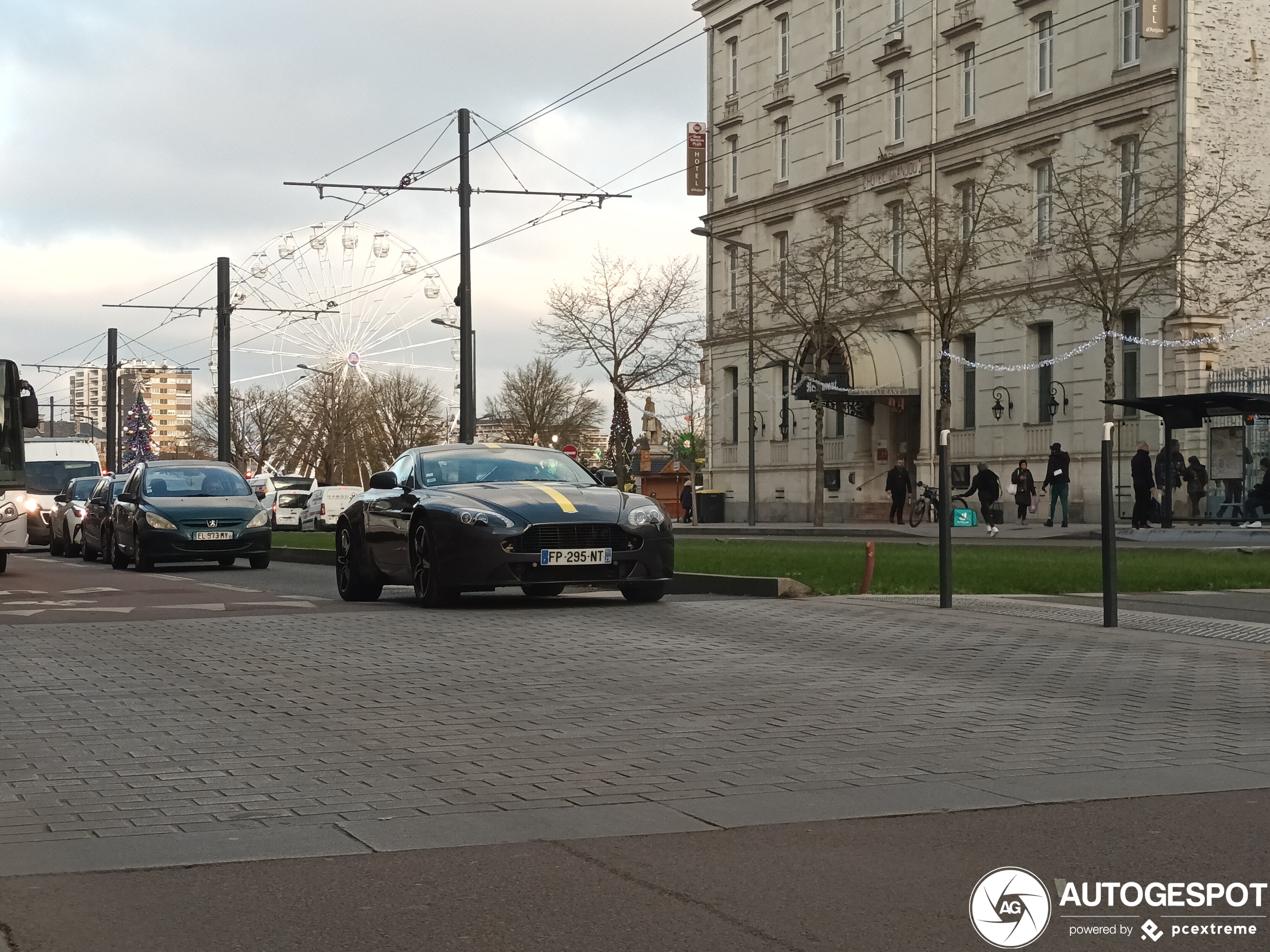 Aston Martin V8 Vantage AMR