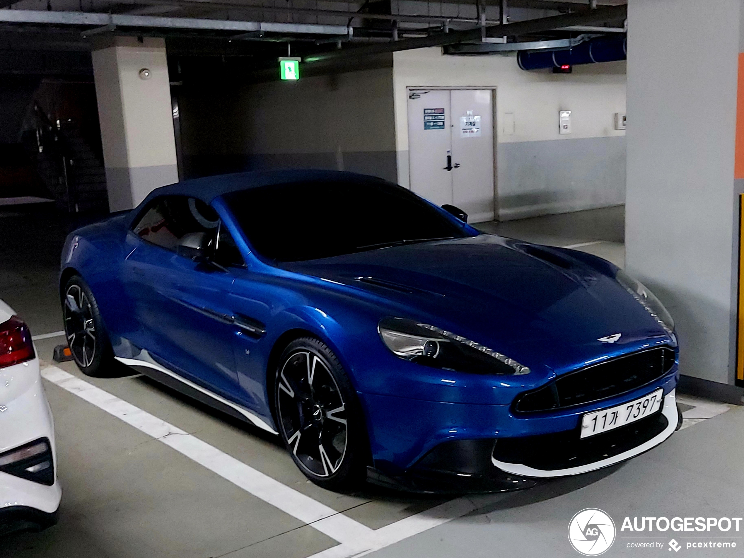 Aston Martin Vanquish S Volante 2017